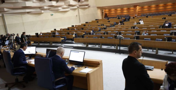 SNSD kapitulirao i ponovo zgazio Narodnu skupštinu