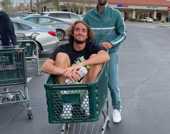 "Пуна" колица: Шоу Ђоковића и Циципаса (ФОТО)