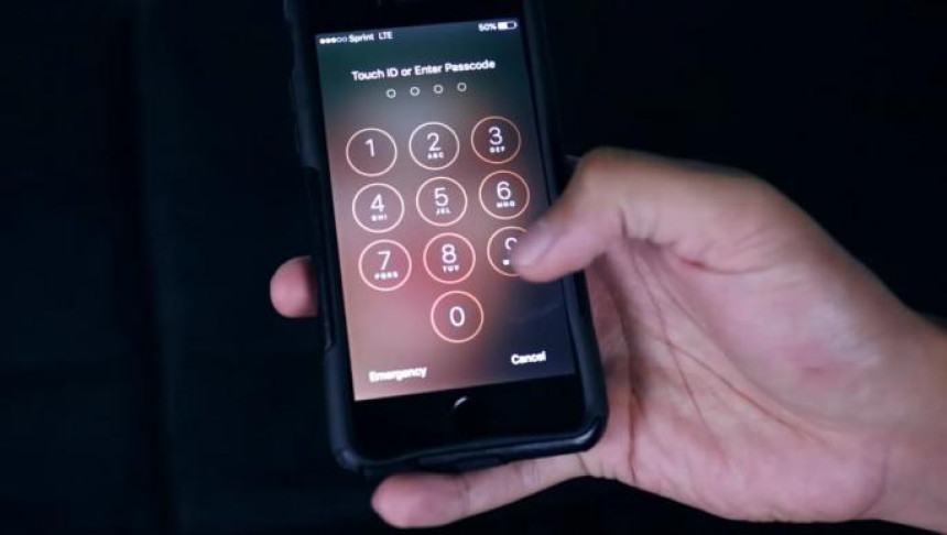 Zaboravila telefon u kafiću, a u njemu jezivi snimci