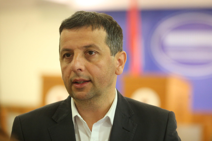 Dodikova veleizdaja, Radmanović pokazao čast i obraz