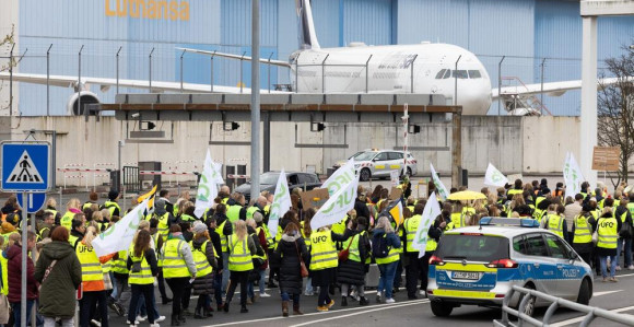 Haos u Njemačkoj: Stali vozovi i avioni, ministar bijesan