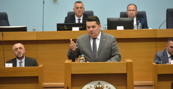 Stevandićevi metodi: Zaključio sjednicu, pa tražio od obezbjeđenja da "odstrane" Vukanovića (VIDEO)