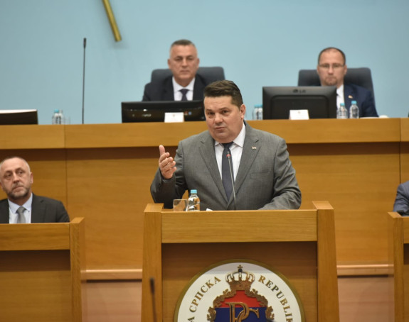 Stevandićevi metodi: Zaključio sjednicu, pa tražio od obezbjeđenja da "odstrane" Vukanovića (VIDEO)
