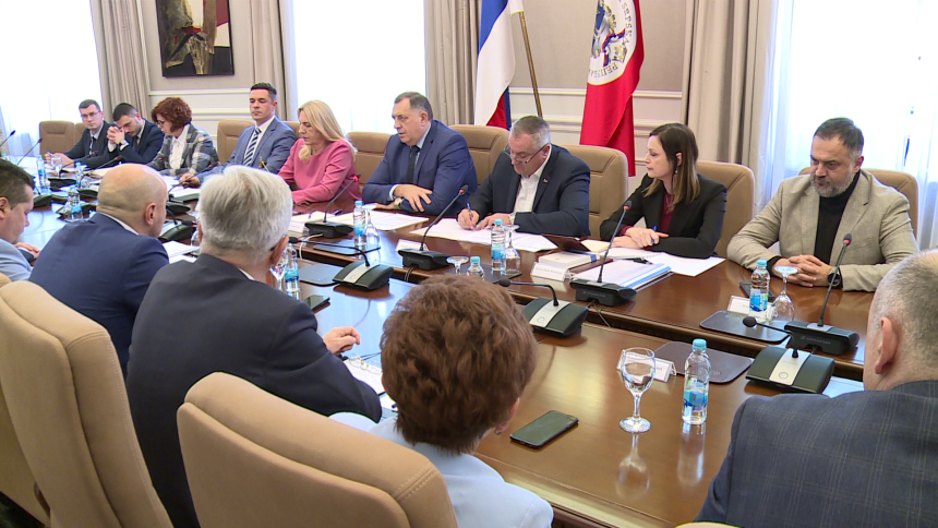 Sankcije, štrajkovi, dugovi, presude - Vlast ignoriše sve veće probleme