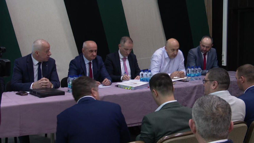 Министар угасио пожар, синдикат одустао од штрајка