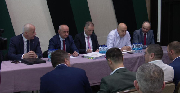 Министар угасио пожар, синдикат одустао од штрајка