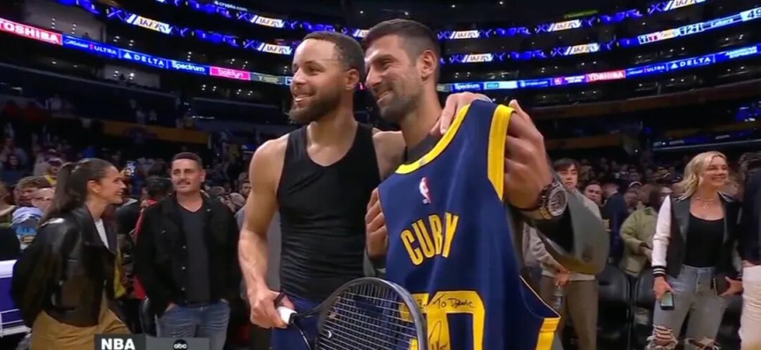 Đoković i Kari razmijenili dres i reket (VIDEO)