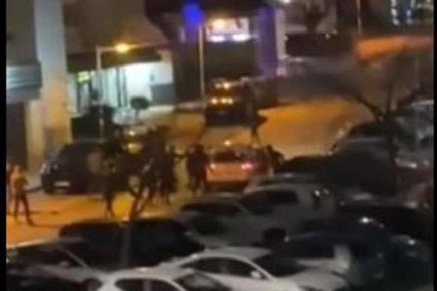Бар: Брутална туча навијача Звезде и Будућности (ВИДЕО)