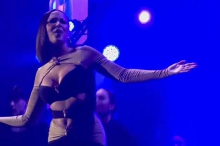 Priji pozlilo na koncertu u Kragujevcu na kratko prekinula nastup!