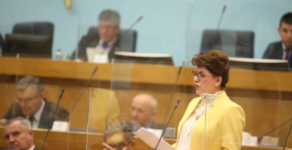 Vlada Srpske nastavlja da nas skupo zadužuje