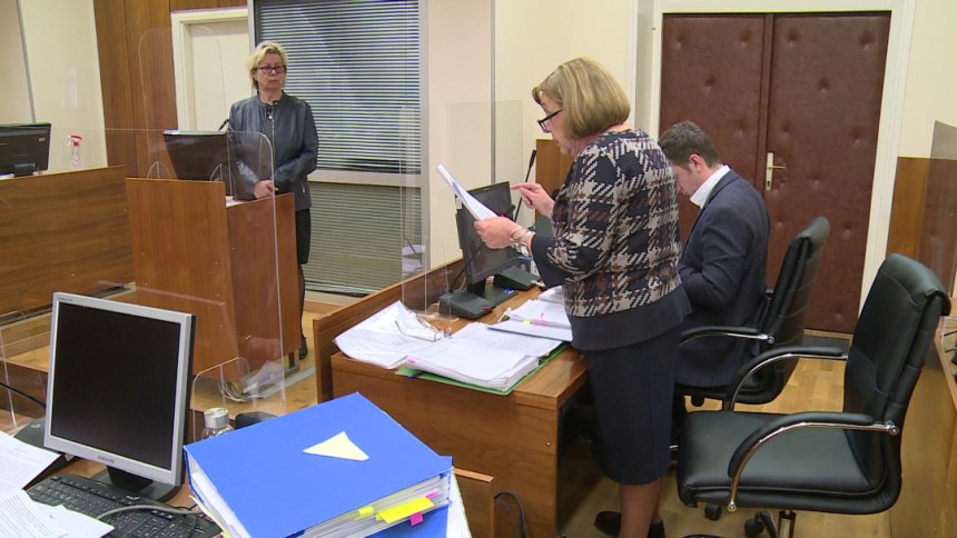 Svjedoci o pravnim procedurama uvoza maski