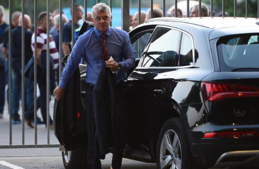 Pucano u privatni automobil glavnog tužioca Hrvatske