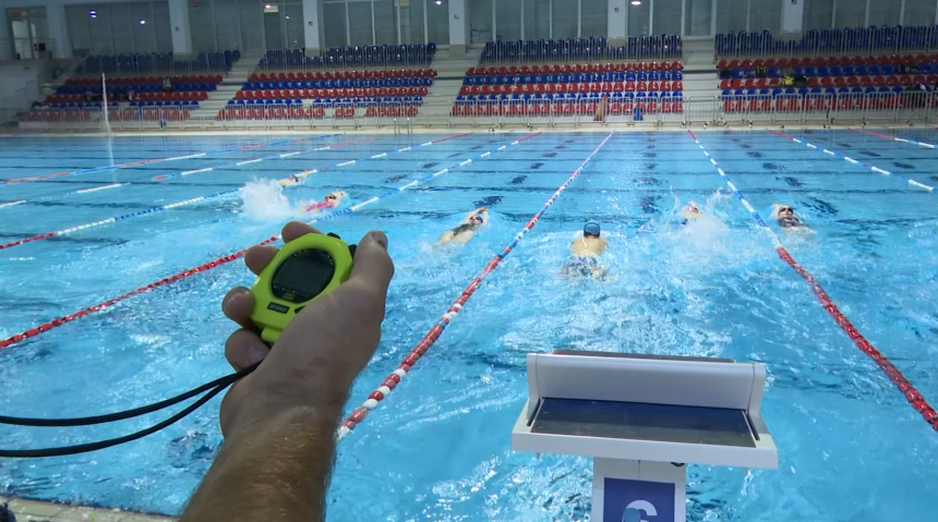 Гасе се клубови, новца нема, а министарство ћути