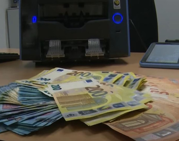 Srpska nastavlja skupa zaduženja, više od Federacije