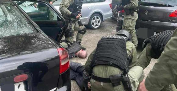 Uhapšeno više osoba: Pretresi u Zenici i Banjaluci