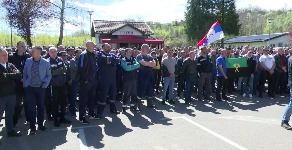 Радници РиТЕ Угљевик остају у штрајку, траже одлазак Сердарова