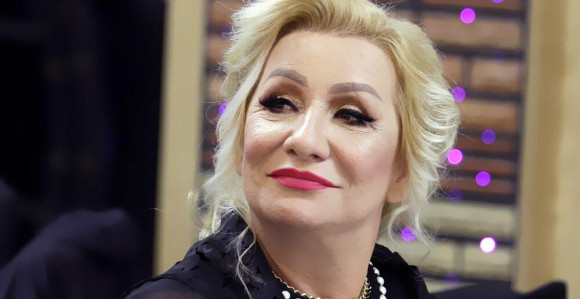 Vesna Zmijanac ljubi istetoviranog muškarca!