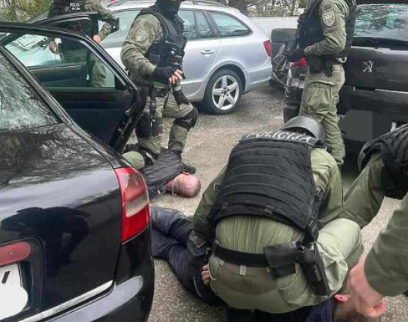 Uhapšeno više osoba: Pretresi u Zenici i Banjaluci