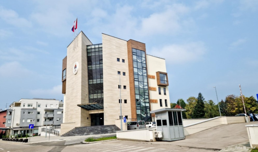 Ne prestaju pritisci na građane zbog izgovorene riječi