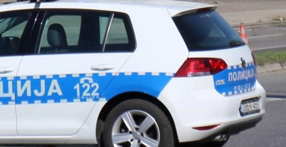 Udes na putu Trebinje-Bileća, prevrnuo se automobil