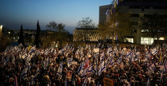 Више од 100.000 људи на протесту у Јерусалиму траже оставку Владе Израела