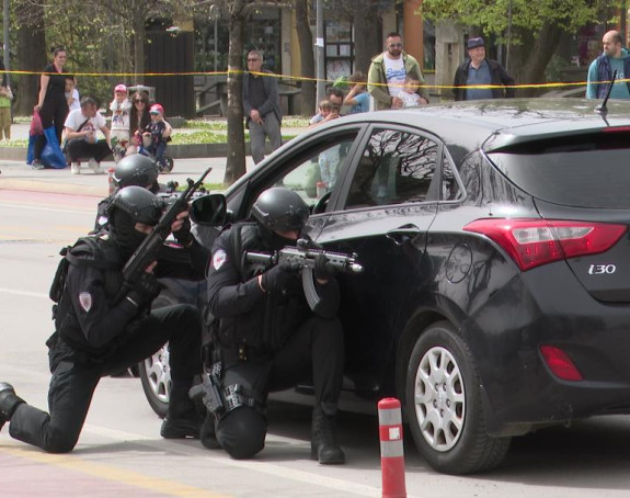 Pripadnici Žandarmerije i policije izveli vježbu u centru Banjaluke