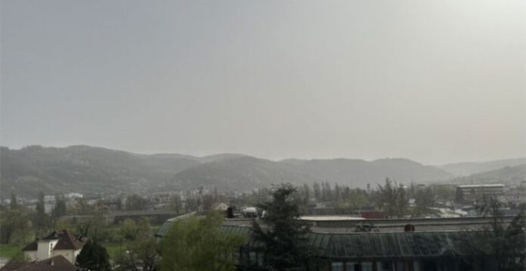 Сахарски пијесак замутио небо изнад Бањалуке