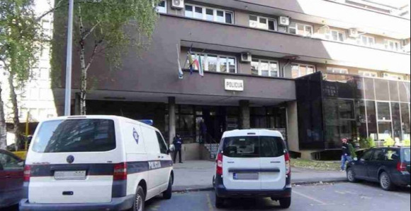 Мушкарац ножем напао двије жене, с њима била и беба
