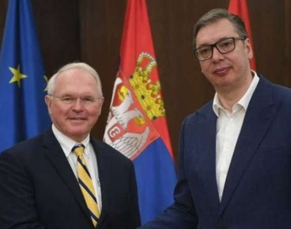 Vučić: Sadržajan i otvoren razgovor o svemu sa Hilom