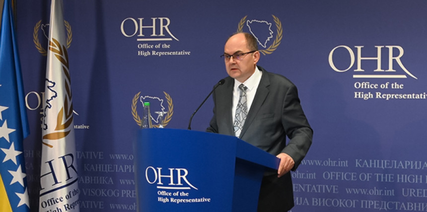 Šmit ponovo izmijenio Izborni zakon BiH: Članovi CIK-a ne moraju u starosnu penziju