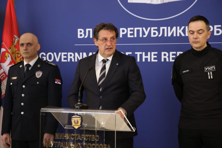 Otac je zaustavio vozilo, pitao da li su mu vidjeli kćerku