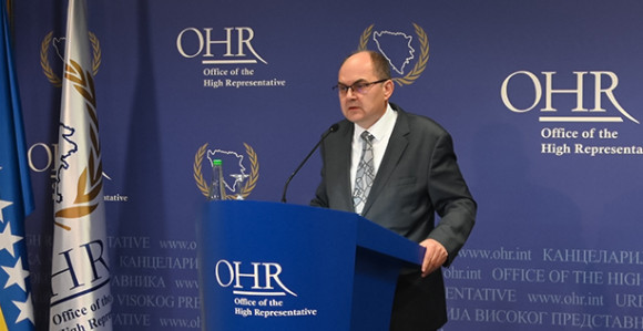 Šmit ponovo izmijenio Izborni zakon BiH: Članovi CIK-a ne moraju u starosnu penziju