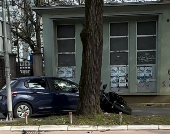 Sudar kod zgrade Vlade u BL, vozilo udarilo motocikl