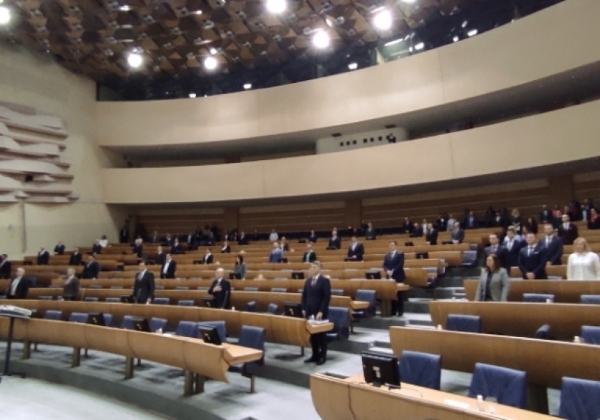 Zašto se SNSD predomislio, povukli zakon o Sudu BiH