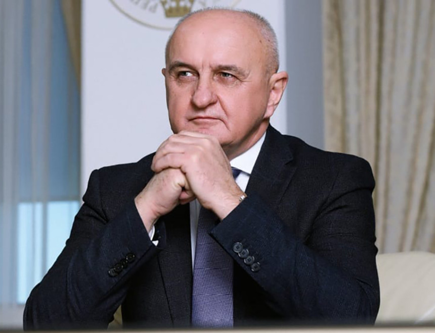 Izborni službenici da se povuku iz CIK-a BiH