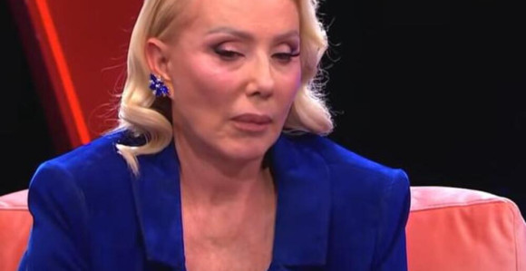 Lepa Brena se rasplakala u programu uživo!