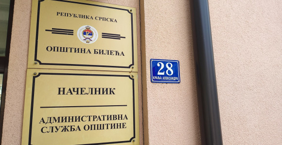 Bileća grca u dugovima SNSD, čeka pomoć Srbije