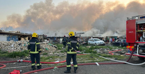 Ogromni požar zahvatio naselje kod Novog Sada