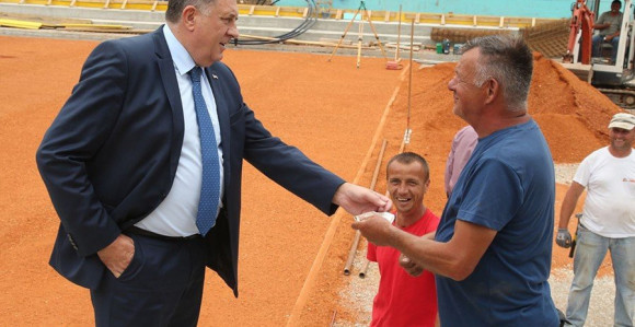 SNSD zatražio da se u crkvama čitaju molitve za Dodika!?