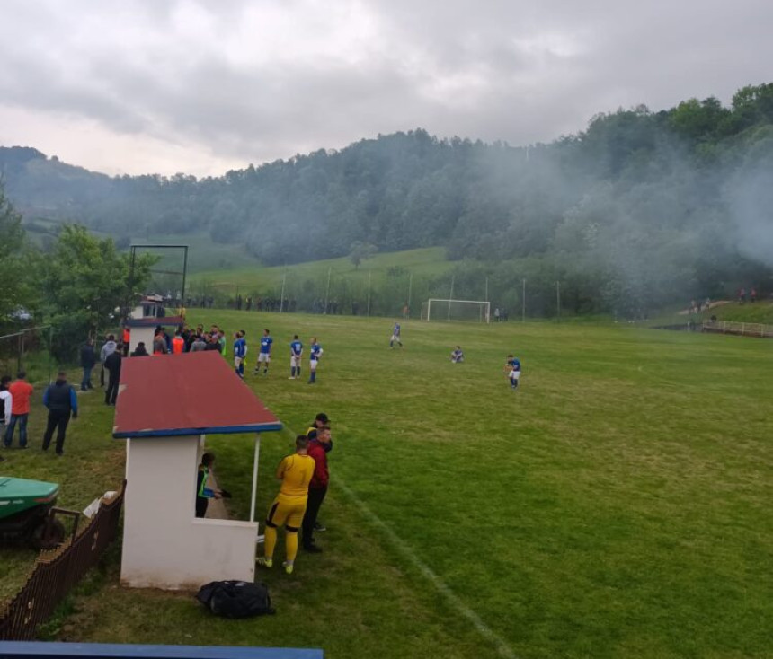 Pretukli sudiju, pa ga zaključali u svlačionici