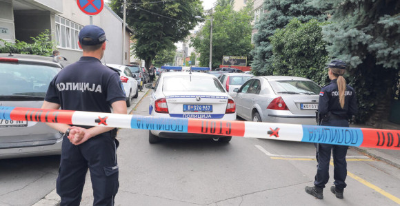 Muškarac ubio djevojku, pokušao samoubistvo