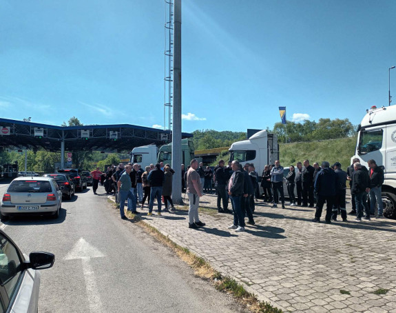 Zatvoren prelaz Karakaj, održan protest upozorenja