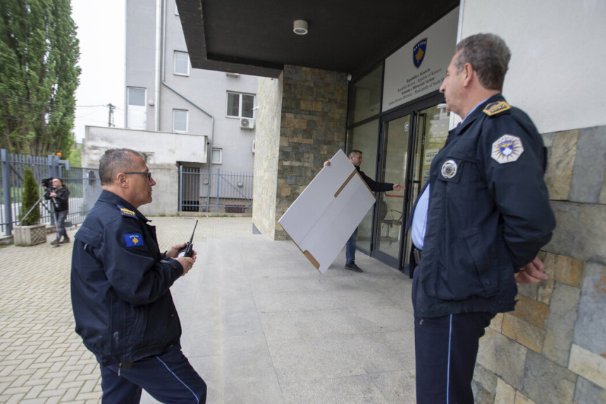 Lažni referendum - slika Kurtijeve ''demokratije''