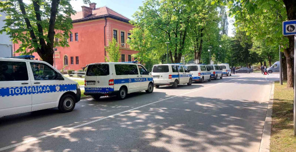 Velika policijska akcija u Prijedoru, uhapšeno više od deset osoba