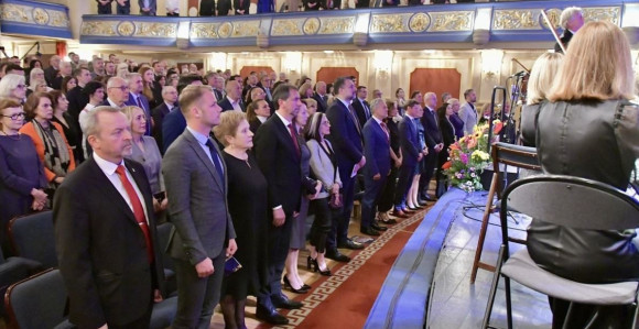 Химне БиХ и Европе у Народном позоришту у Сарајеву