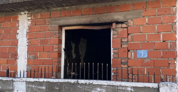 Bijeljina: Buknuo požar u kući, jedna osoba stradala