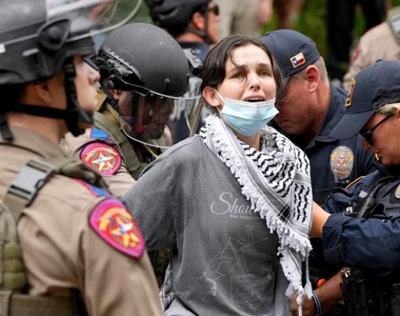 На протесту против рата ухапшене стотине студената