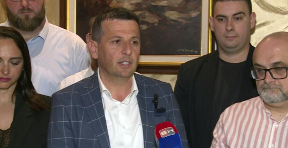 Ograditi se od ekstremista koji podižu tenzije