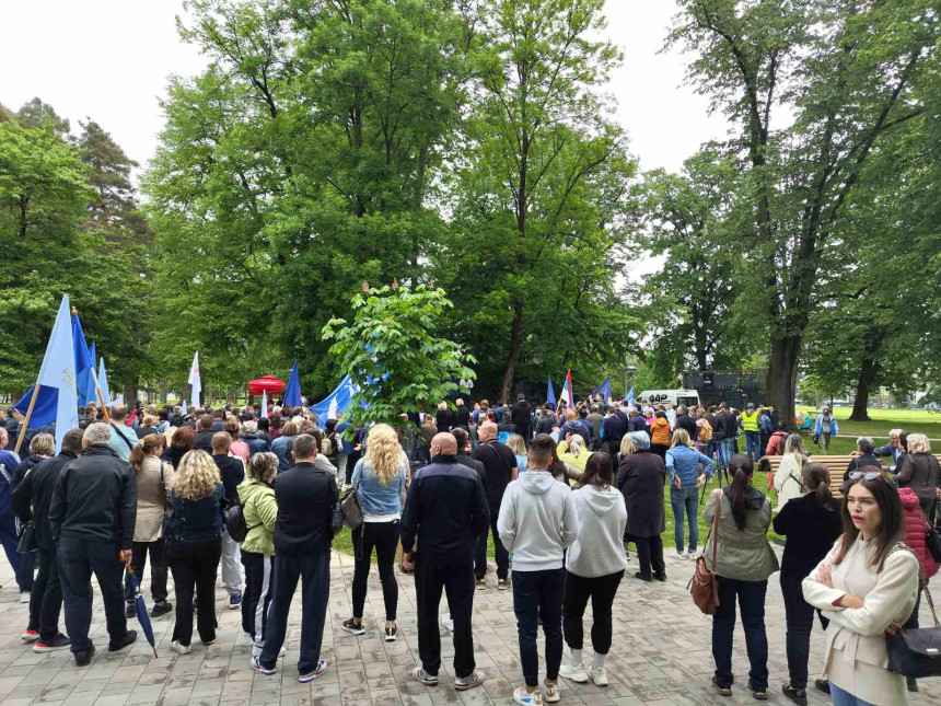 U zemljama regiona 1. maj obiljeležen šetnjama i pasuljem