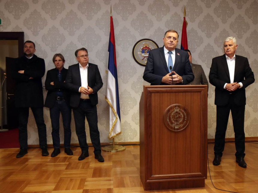 Bosić: Slanjem Lagumdžije u UN i Arnauta u Njemačku, SNSD je izgubio uticaj i nanio ogromnu štetu srpskim interesima u BiH